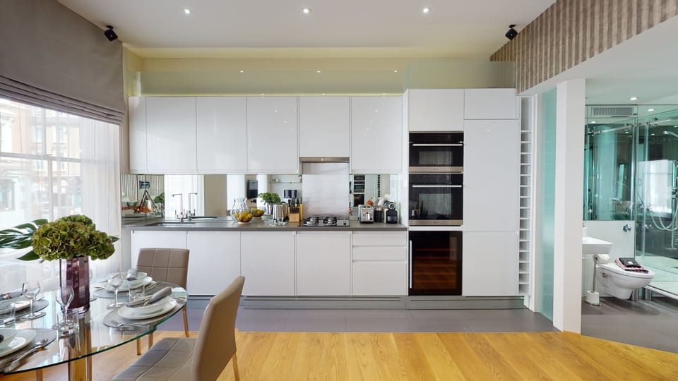Flat 3 | In-room safe, blackout drapes, soundproofing, iron/ironing board
