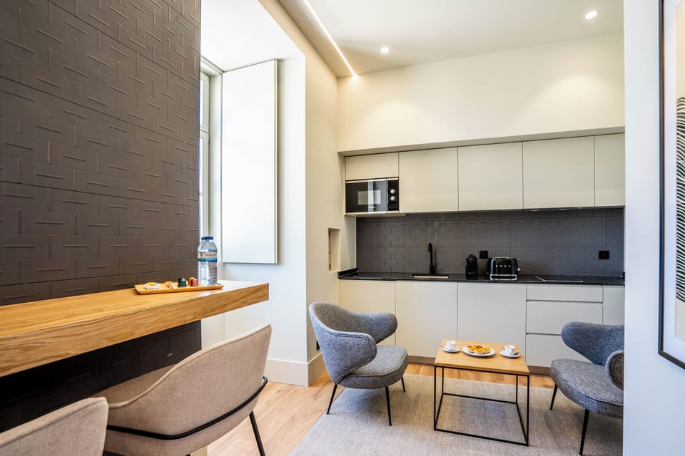 Signature Apartment | Living area | TV