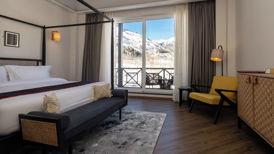 Classic room with balcony and Valley view | Premium bedding, in-room safe, rollaway beds (surcharge), WiFi (free)