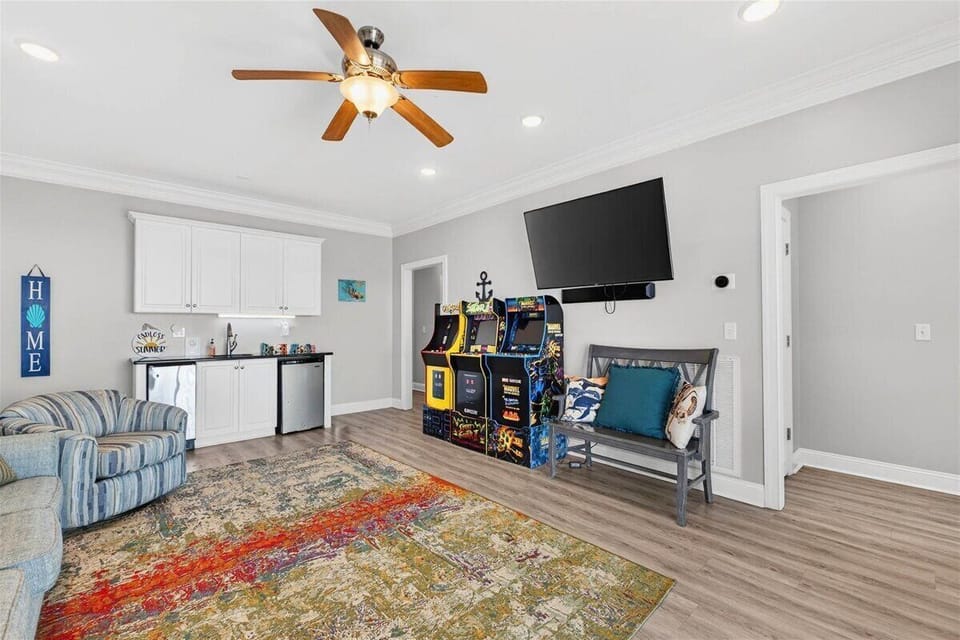 Rec Room- First Floor w/Wet Bar and Fridge