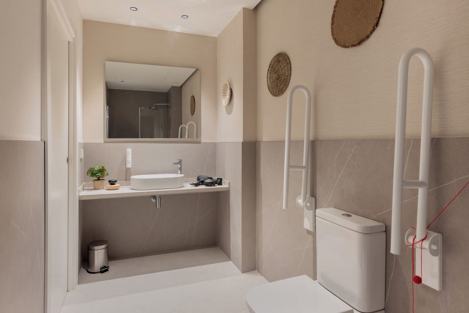 Family Studio | Accessible bathroom