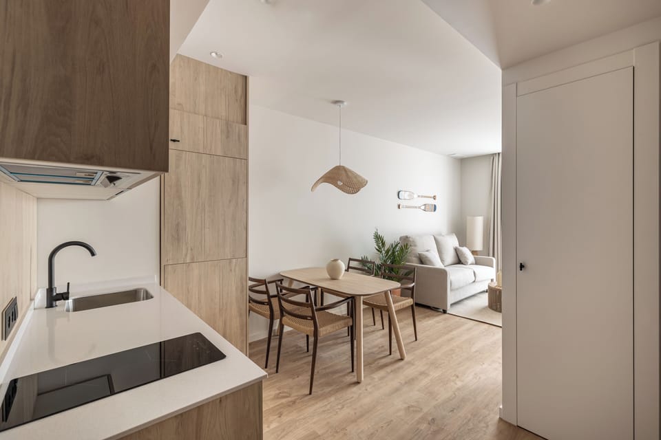 Apartment, 1 Bedroom | Private kitchen | Fridge, microwave, stovetop, dishwasher