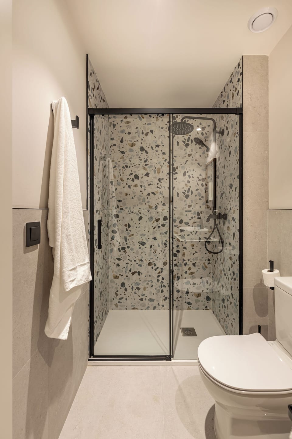 Apartment, 1 Bedroom | Bathroom | Shower, hair dryer, towels, soap