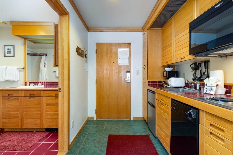 Studio | Private kitchen | Coffee/tea maker, fridge, toaster