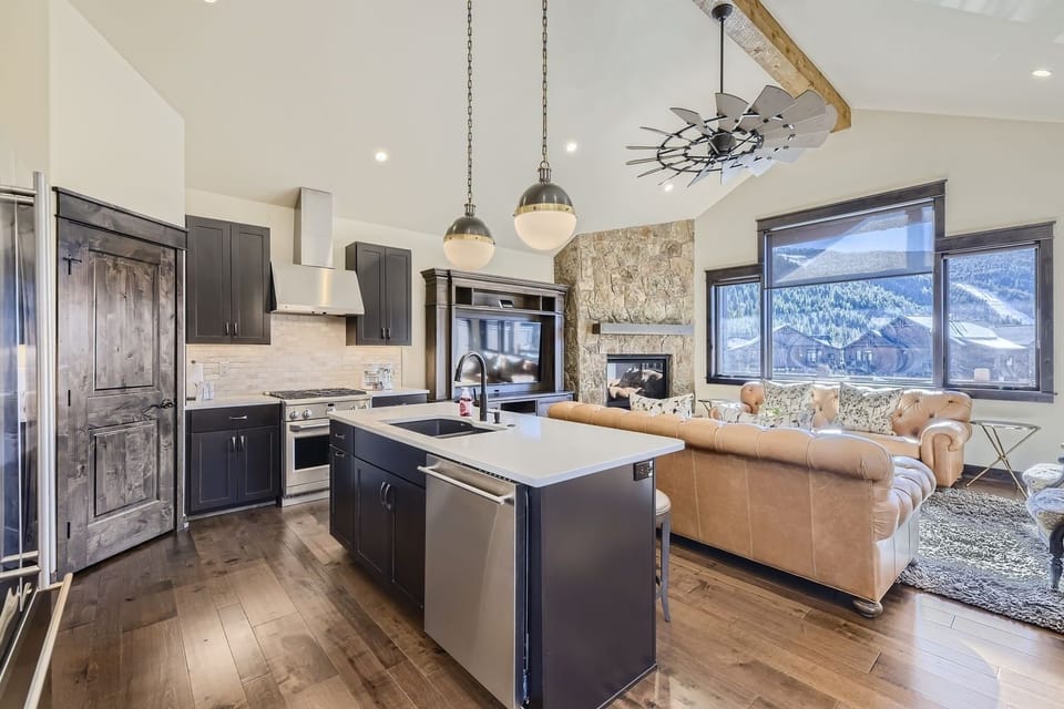 Townhome, 4 Bedrooms | Interior