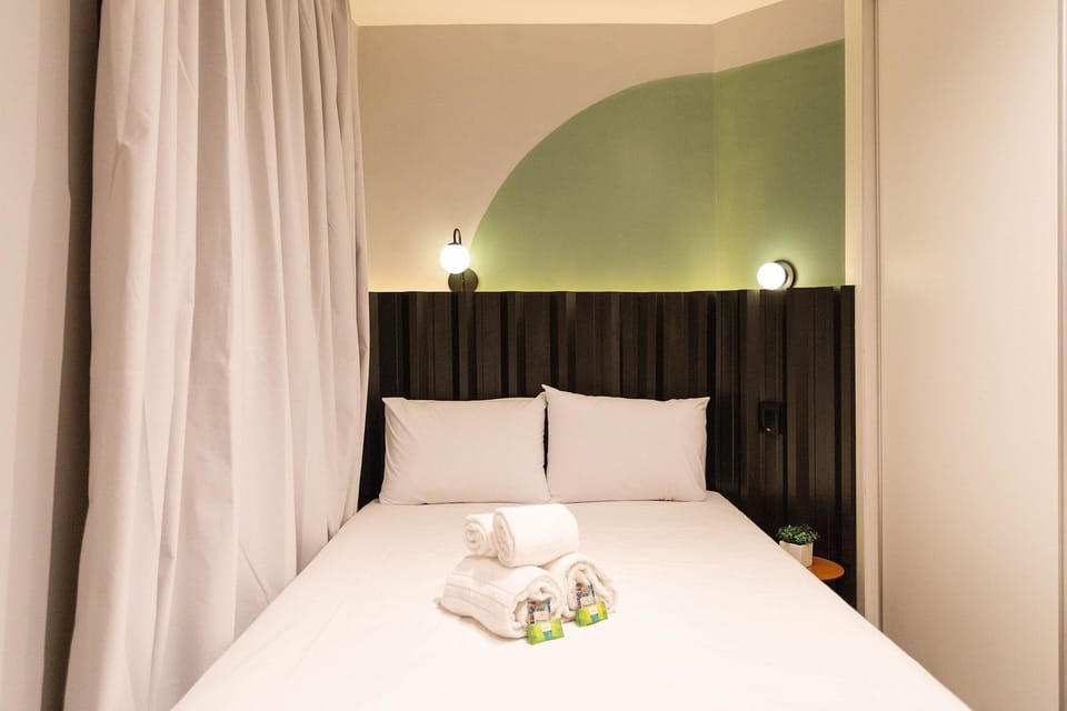 Basic Apartment | 1 bedroom, laptop workspace, blackout drapes, iron/ironing board