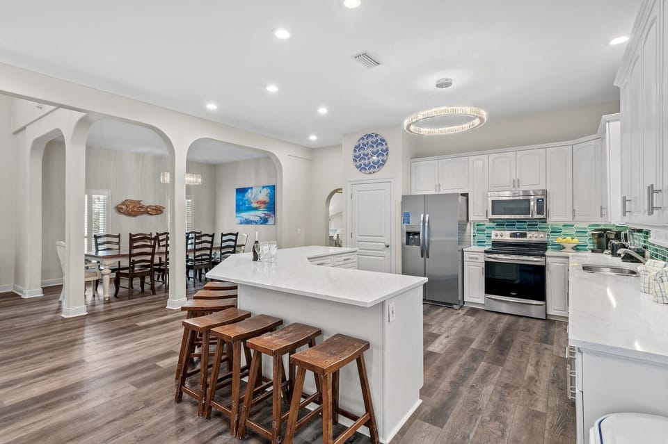 House, Multiple Beds (Sapphire by the Sea) | Private kitchen | Oven, toaster
