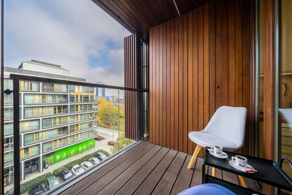 Balcony | Book Now with RENTUJEMY.COM
