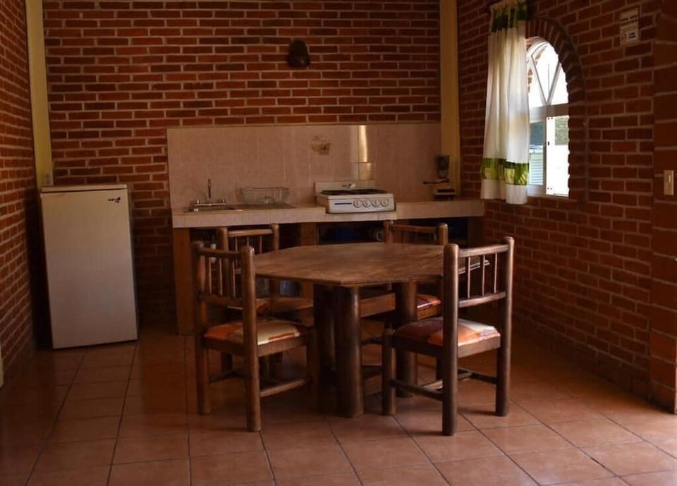 Comfort Cabin, Multiple Beds | Private kitchen