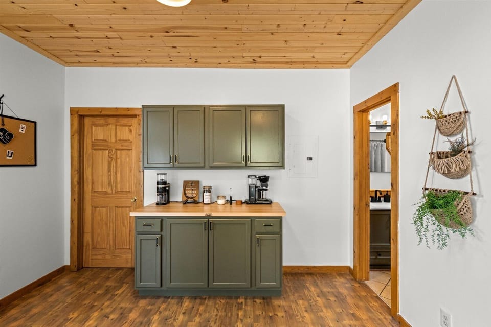Fully stocked Coffee & Tea Bar. Includes Kettle