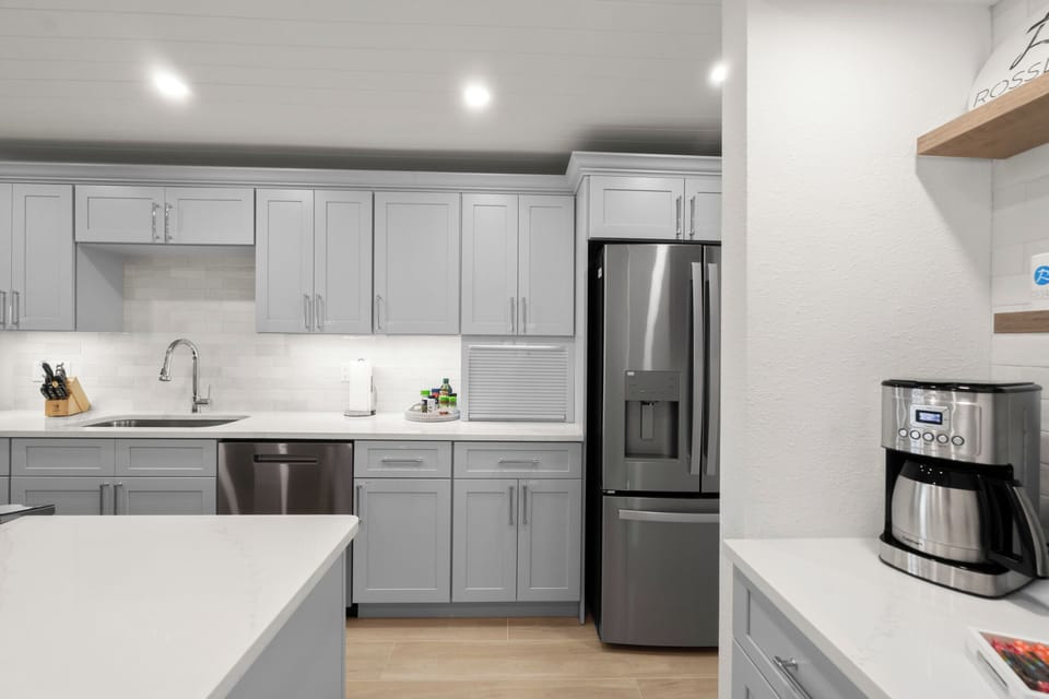 There's a blender and toaster hidden away