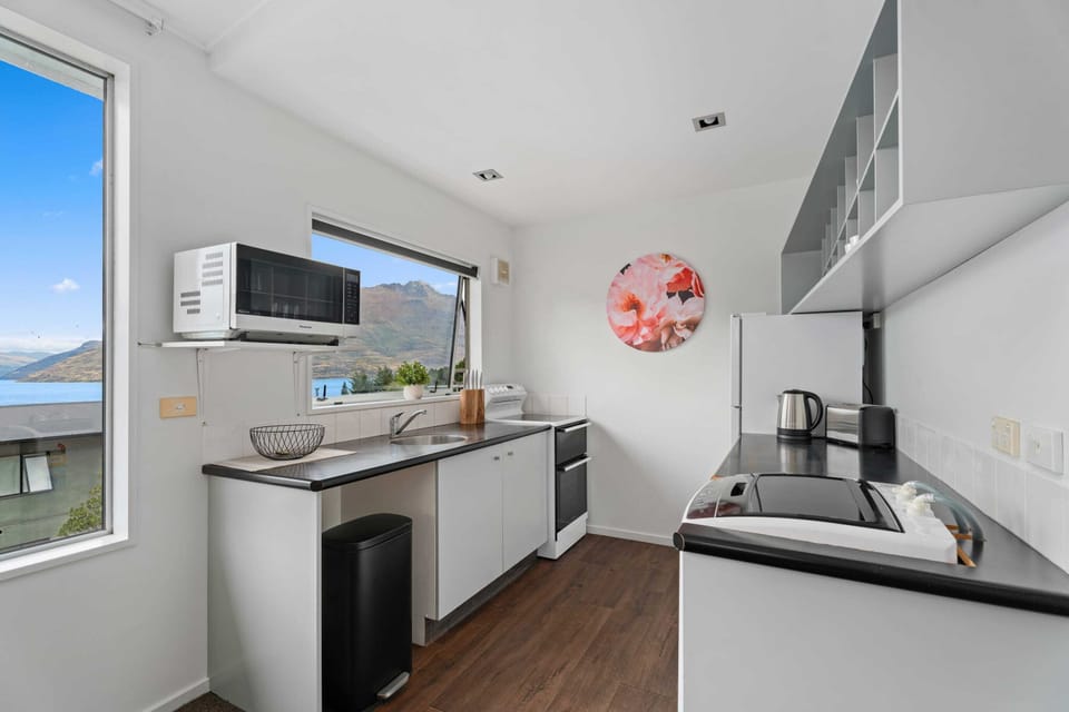 Compact, yet fully equipped kitchen