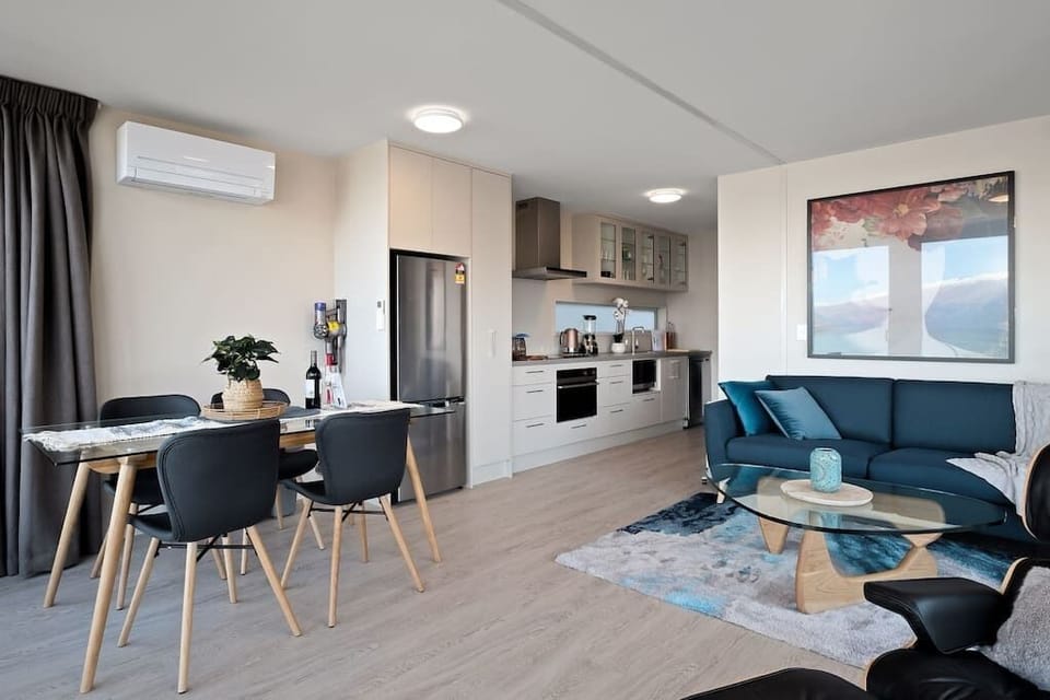 Enjoy the stylish, high quality furniture while you relax on your amazing Queenstown holiday.

