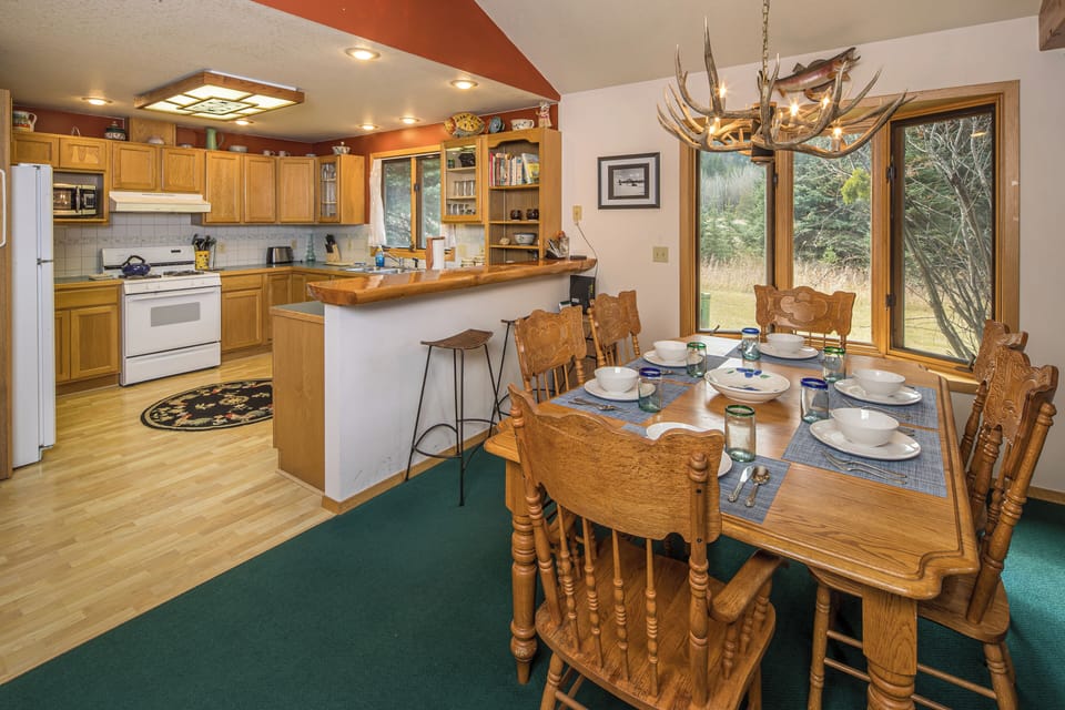 Dining Room Seating for Six People | Main Level