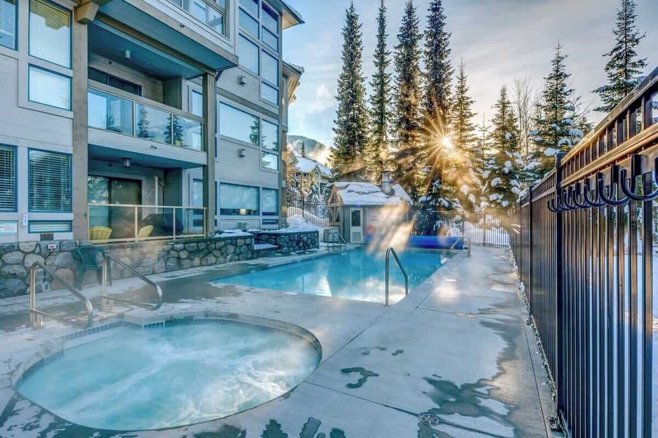 Yea-Round Heated Pool and Hot Tub