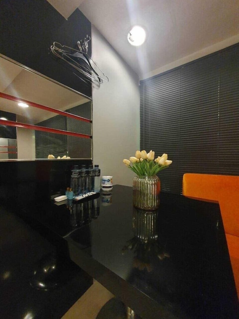 Triple shared Bathroom | Minibar, desk, free WiFi, bed sheets