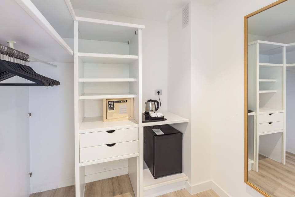 Family Suite, Balcony | Wardrobe