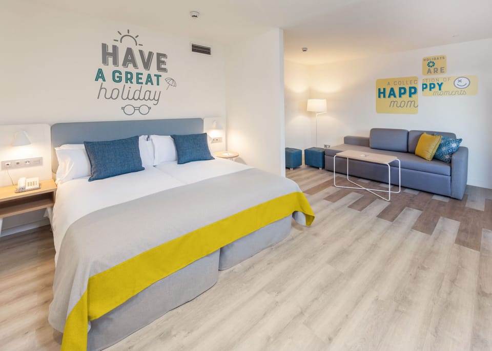 Down comforters, minibar, blackout drapes, free WiFi