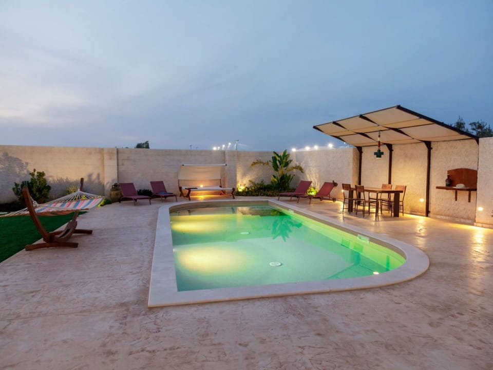 Sky, Water, Plant, Swimming Pool, Building, Interior Design, Cloud, Shade, Grass, Residential Area