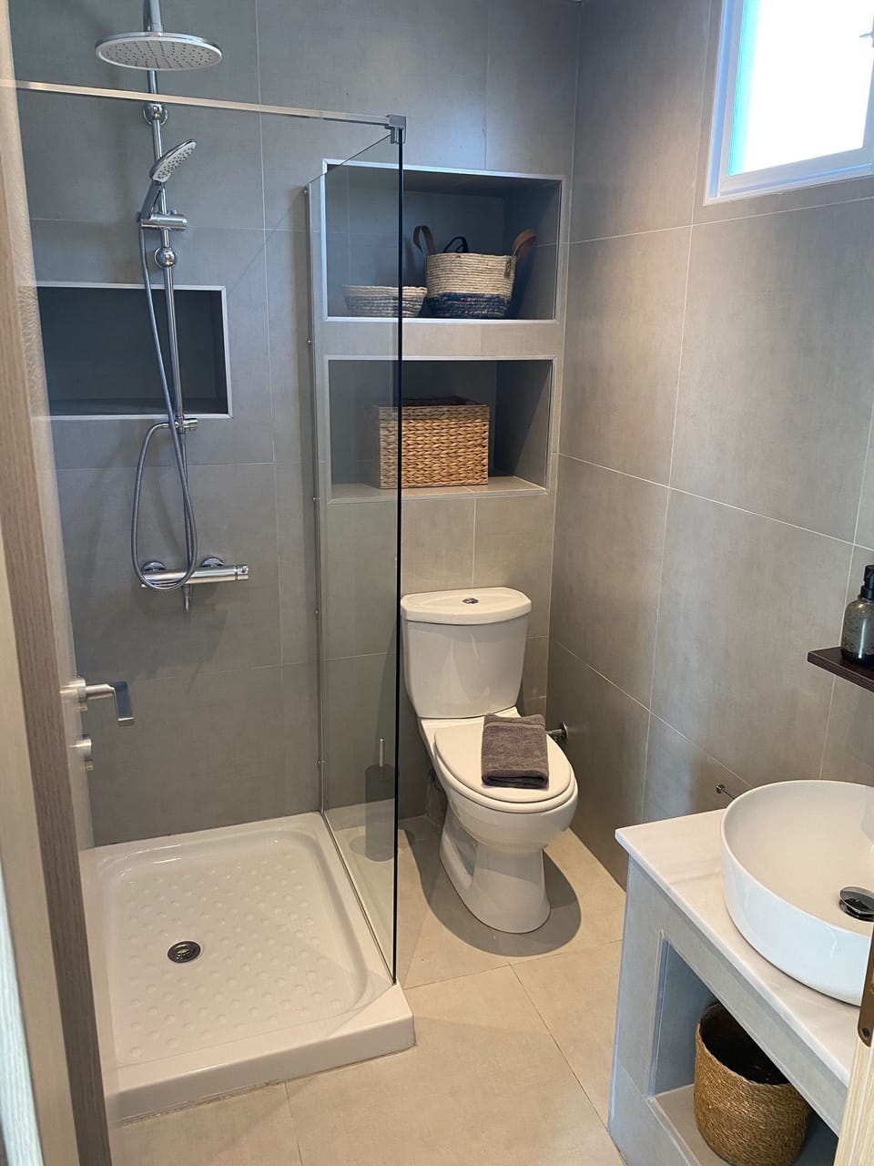 Room, 1 Bedroom, Smoking, Private Pool | Bathroom