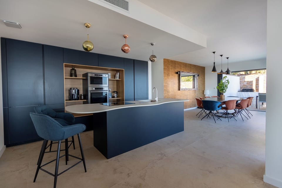Deluxe Villa, Sea View | Living area