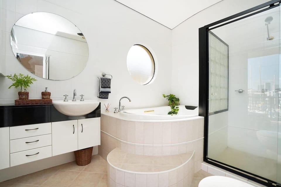 Luxurious master ensuite