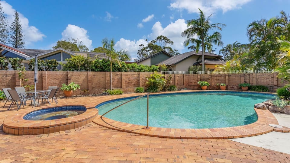 Shared complex pool