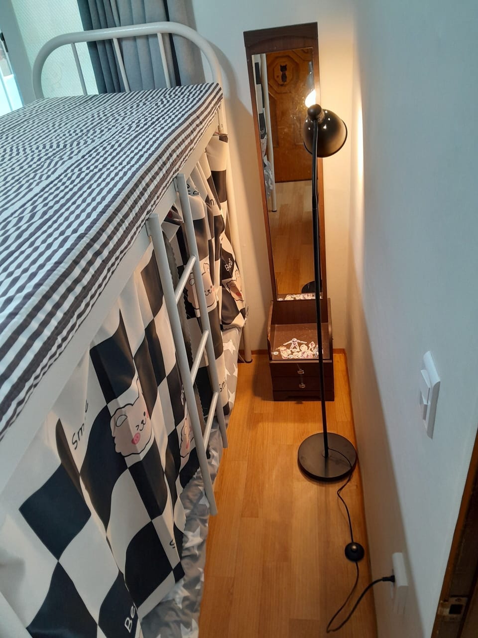 Shared Dormitory, Women only | WiFi (free), bed sheets