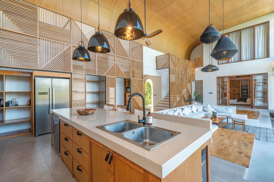 Luxury Villa | Private kitchen | Fridge, stovetop, cookware/dishes/utensils