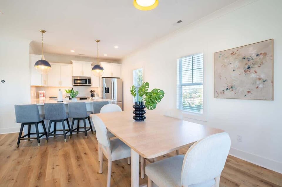 Level 4 Open Living and Dining