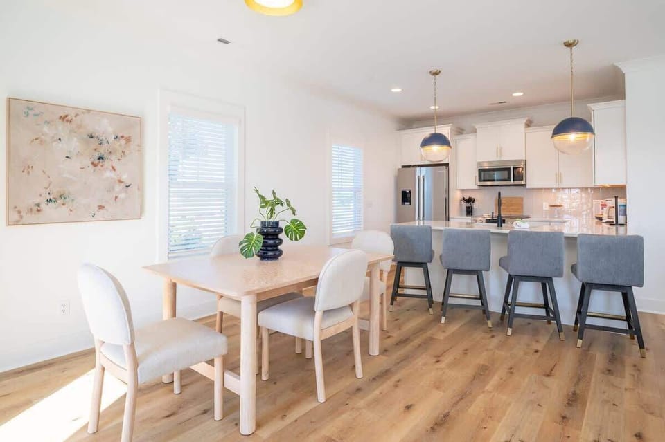 Level 4 Open Floor Plan Living and Dining