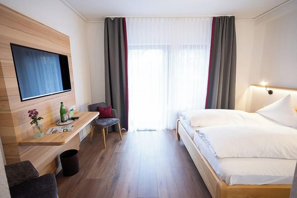 Exclusive Double Room, Allergy Friendly | Hypo-allergenic bedding, desk, soundproofing, free WiFi
