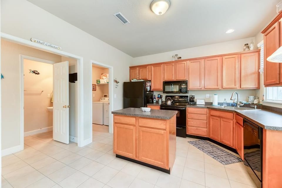 Ground level kitchen (2)