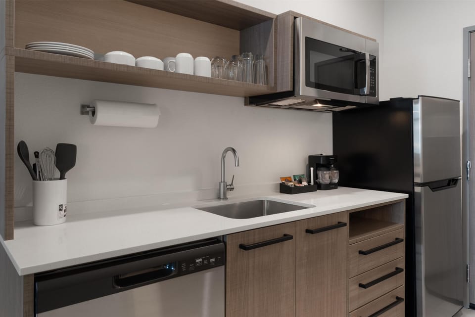Studio, 2 Queen Beds, Accessible (Hearing) | Private kitchen | Coffee/tea maker