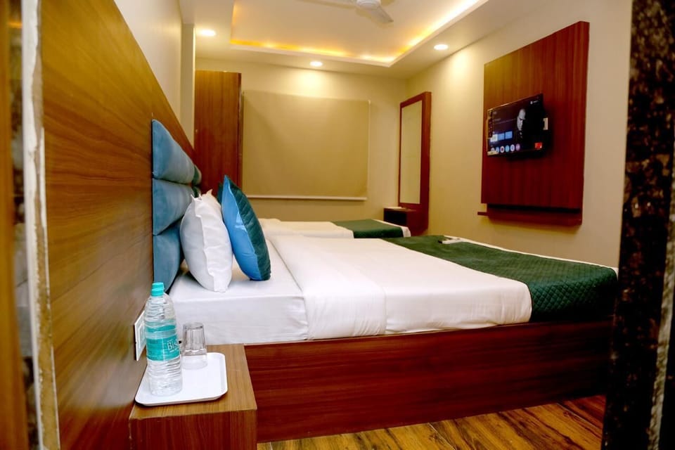Rollaway beds (surcharge), WiFi (free), bed sheets