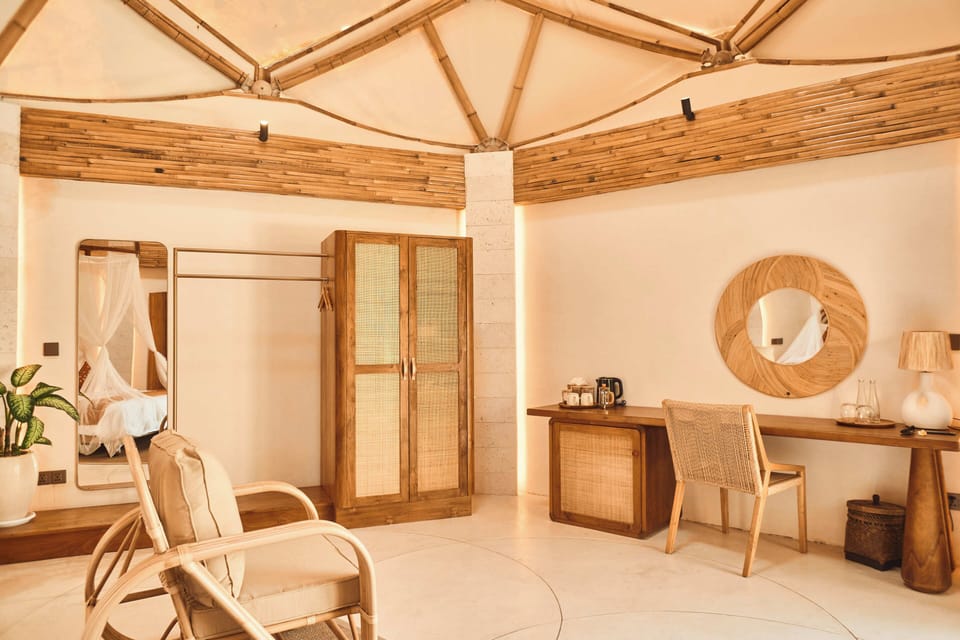 Suite, 1 King Bed, Pool View | Minibar, in-room safe, desk, laptop workspace