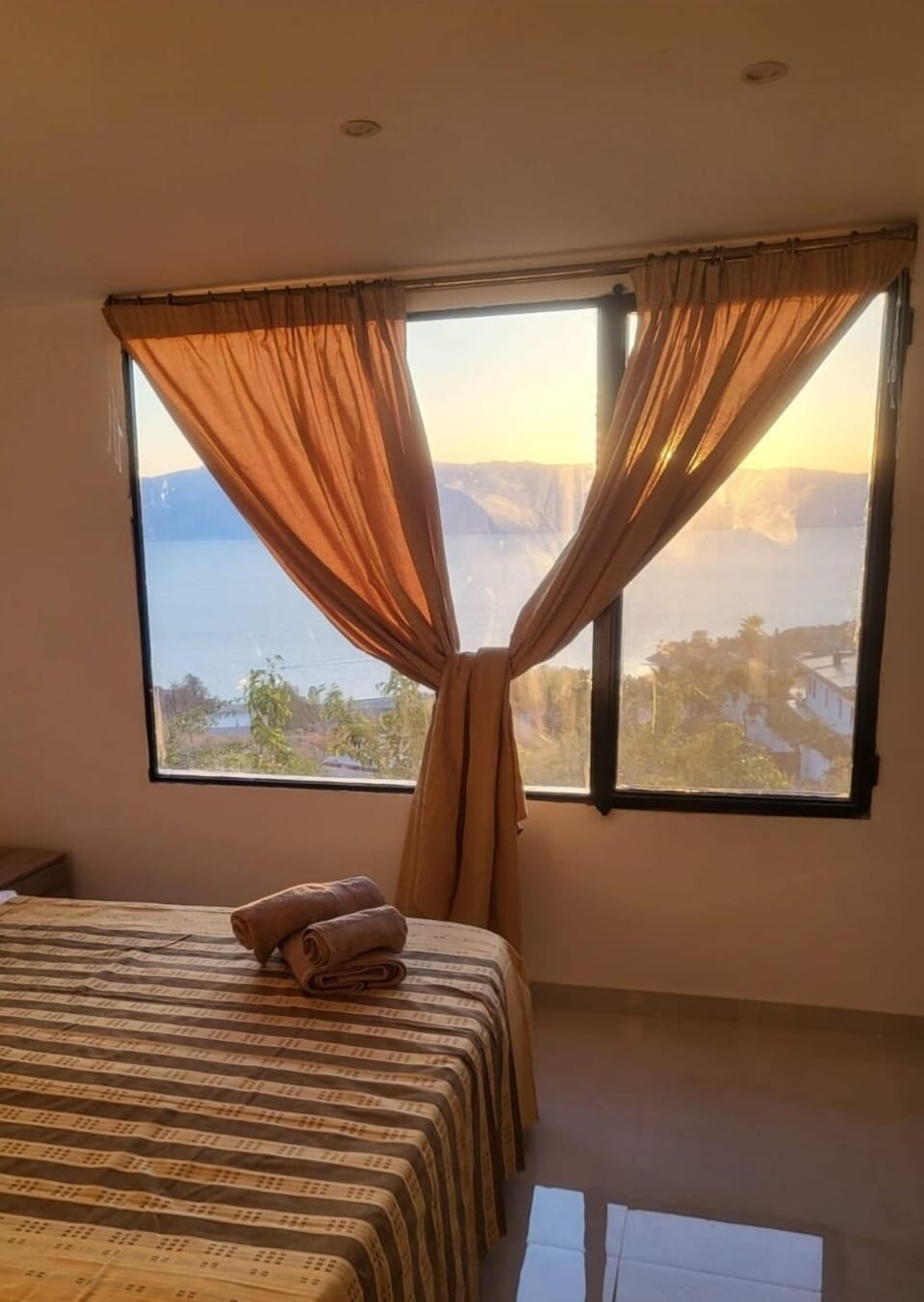 Camera matrimoniale | Free WiFi, bed sheets