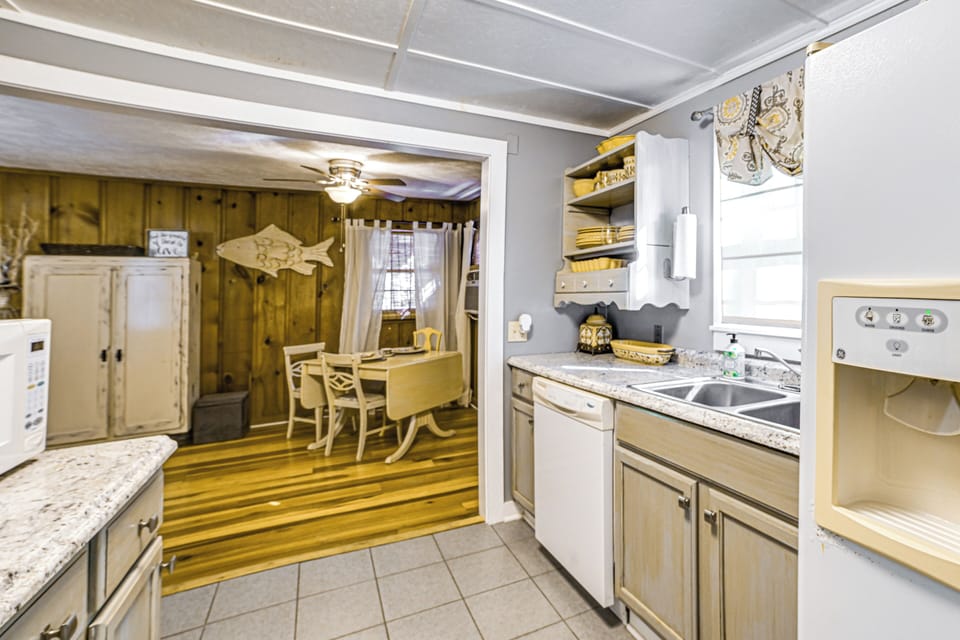House (2 Bedrooms) | Interior
