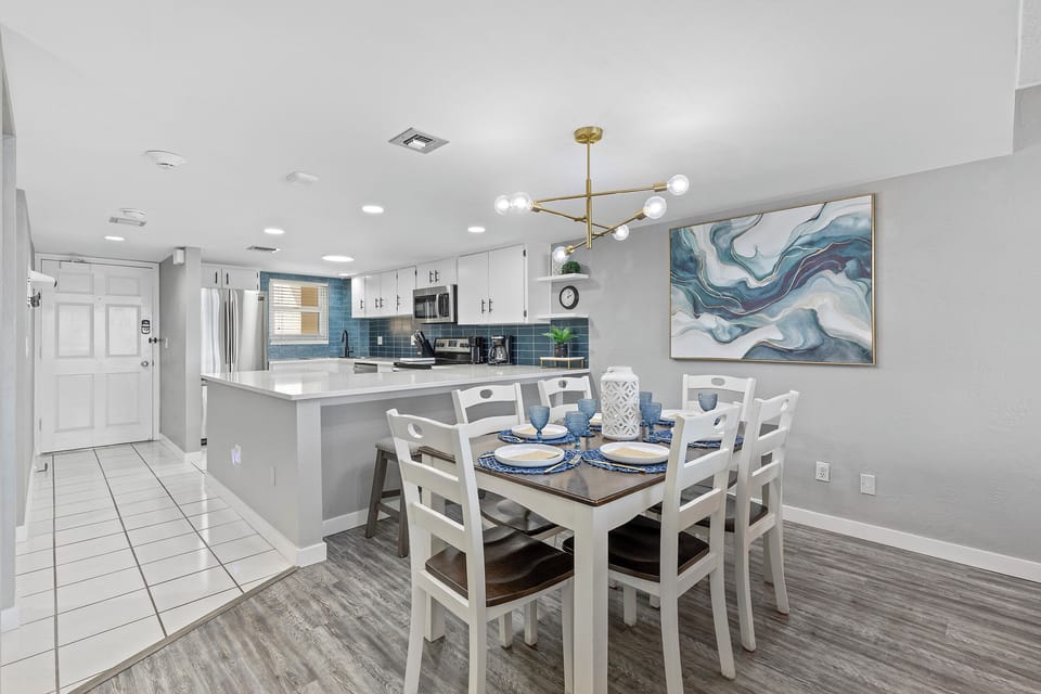 Dining table and eat-in bar seating