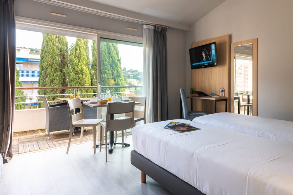 Studio, Multiple Beds | Premium bedding, in-room safe, blackout drapes, soundproofing