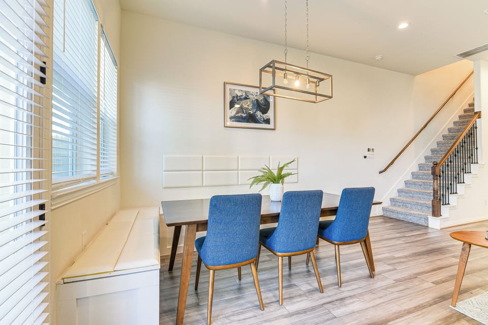Dining Area | Dishware/Flatware | 1st Floor