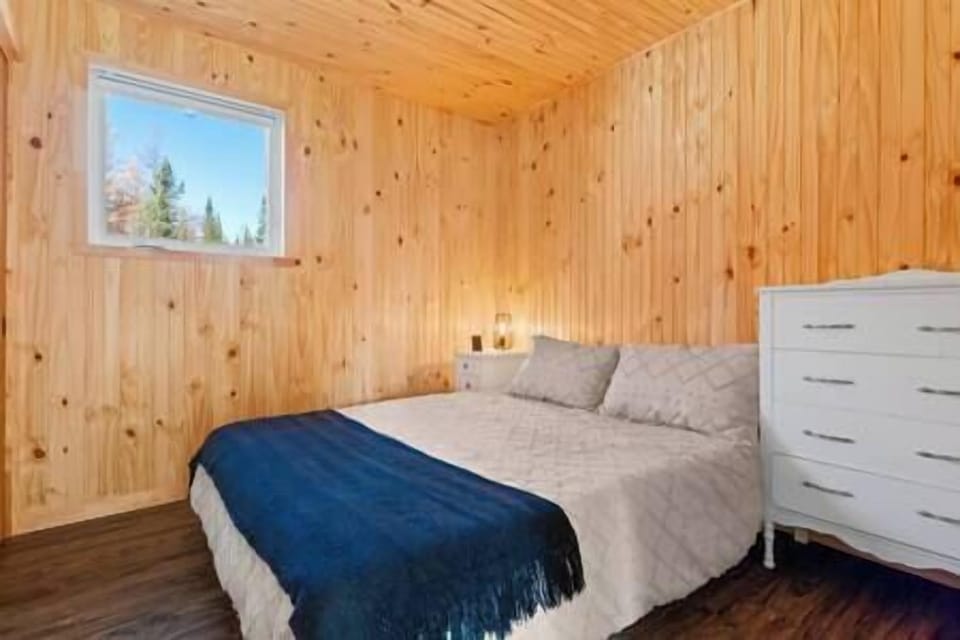 Bedroom 2 with a queen bed