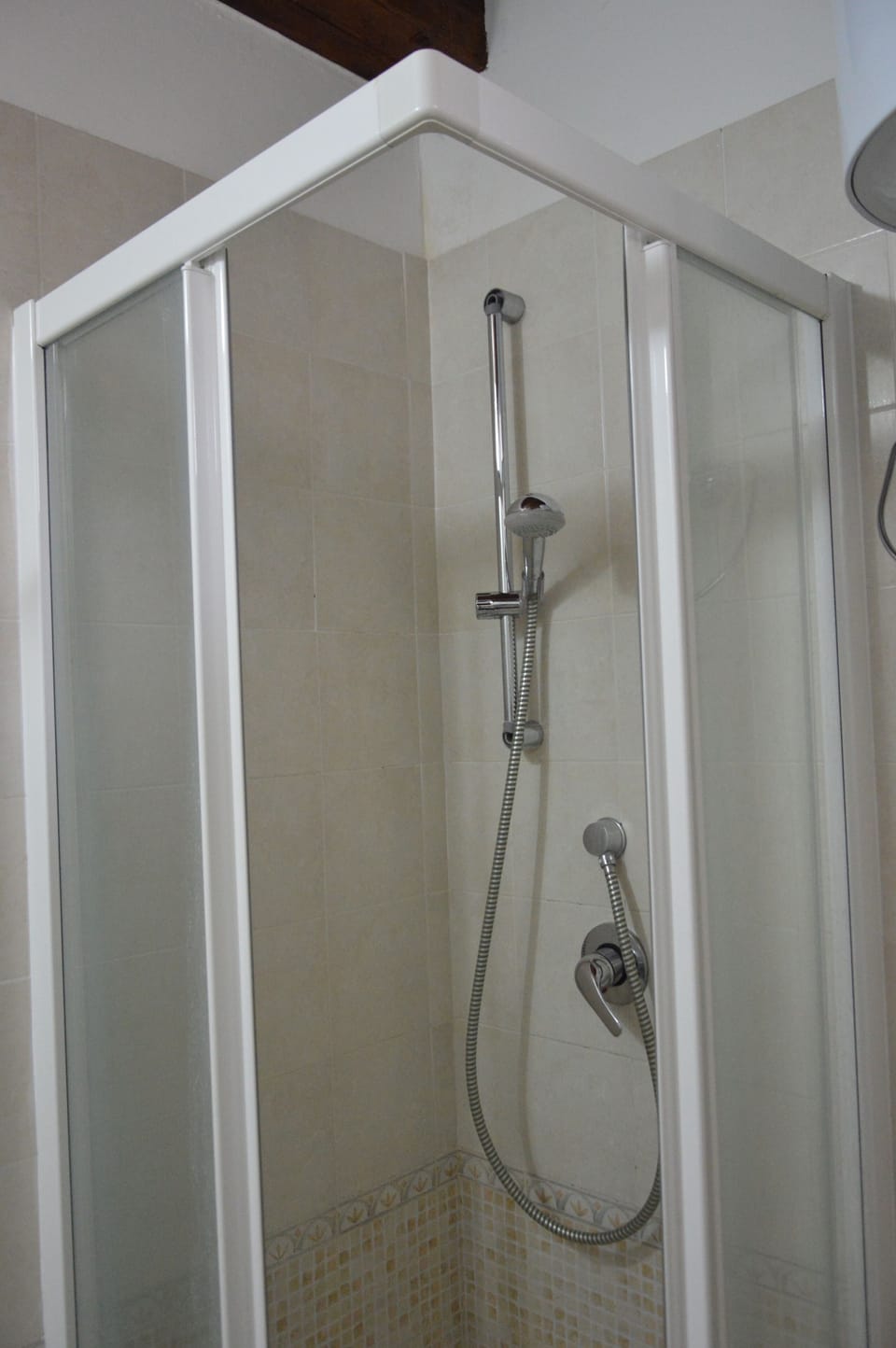 Family Apartment, 2 Bedrooms | Bathroom | Free toiletries, hair dryer, towels