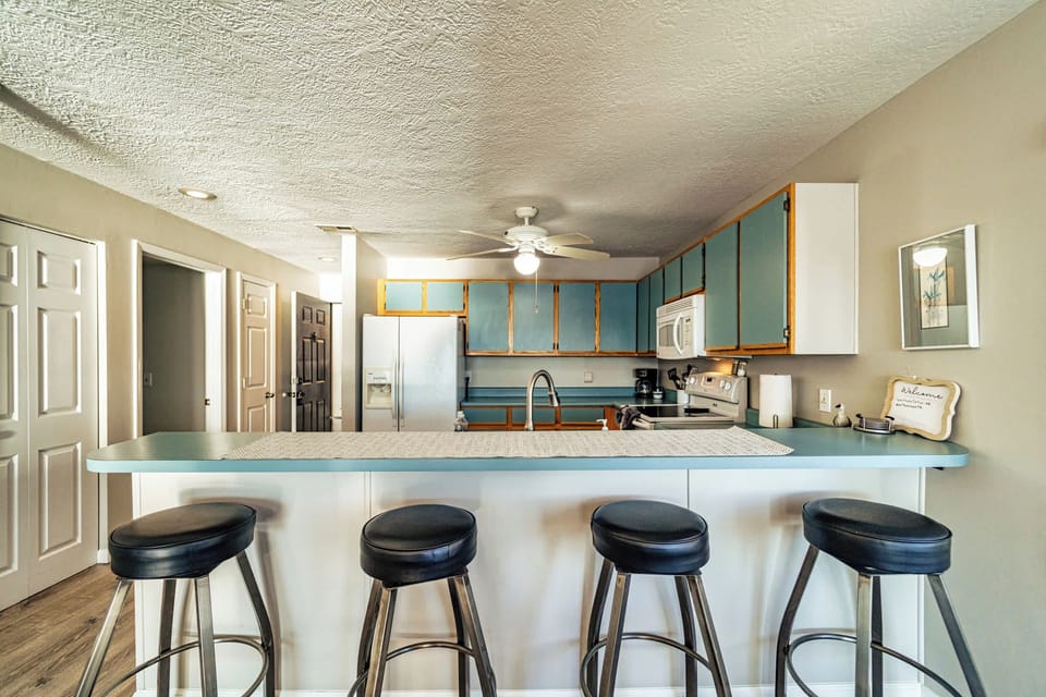 Sip on morning coffee or grab a bite at the counter, with seating for 4