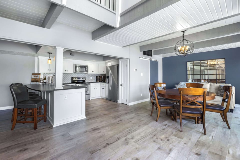 Fully Stocked Kitchen with dining area