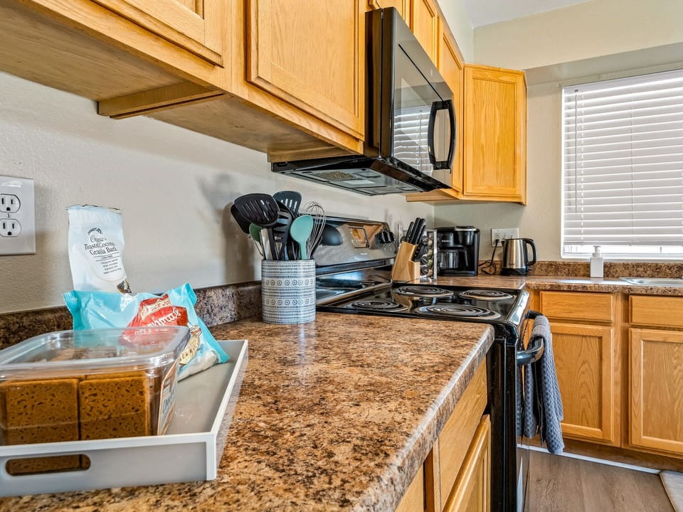 Fully furnished and equipped kitchen