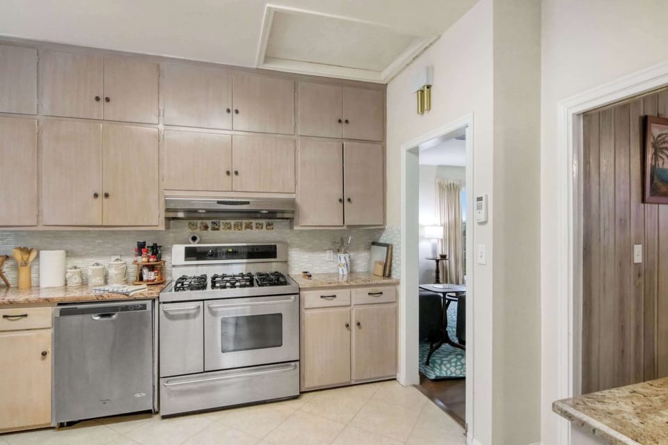 Fully equipped kitchen