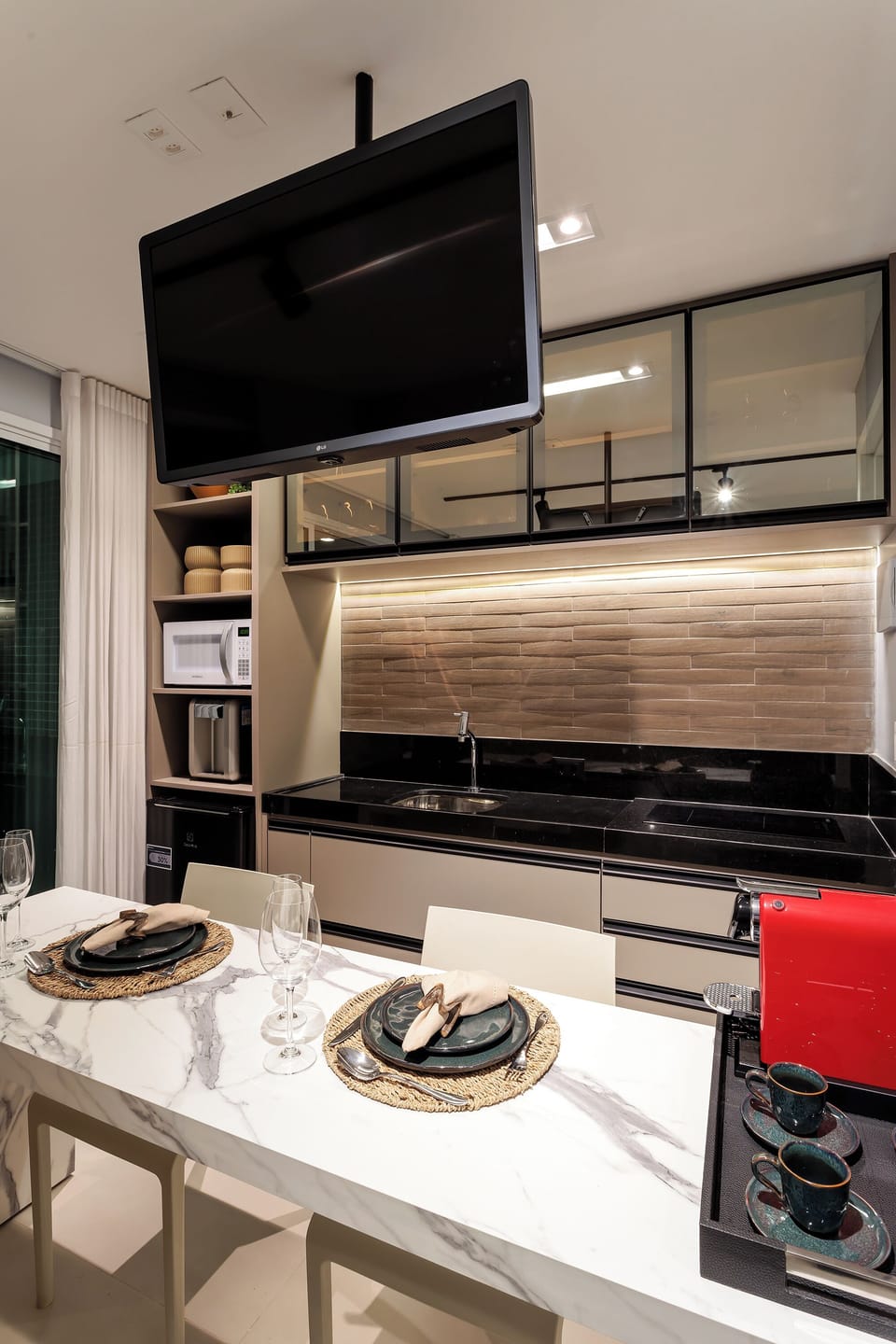 Luxury Apartment, Balcony, Sea View | Private kitchen