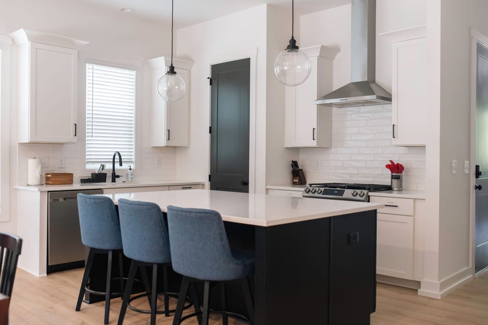 Use the huge island as a breakfast counter, buffet, or kids table. 