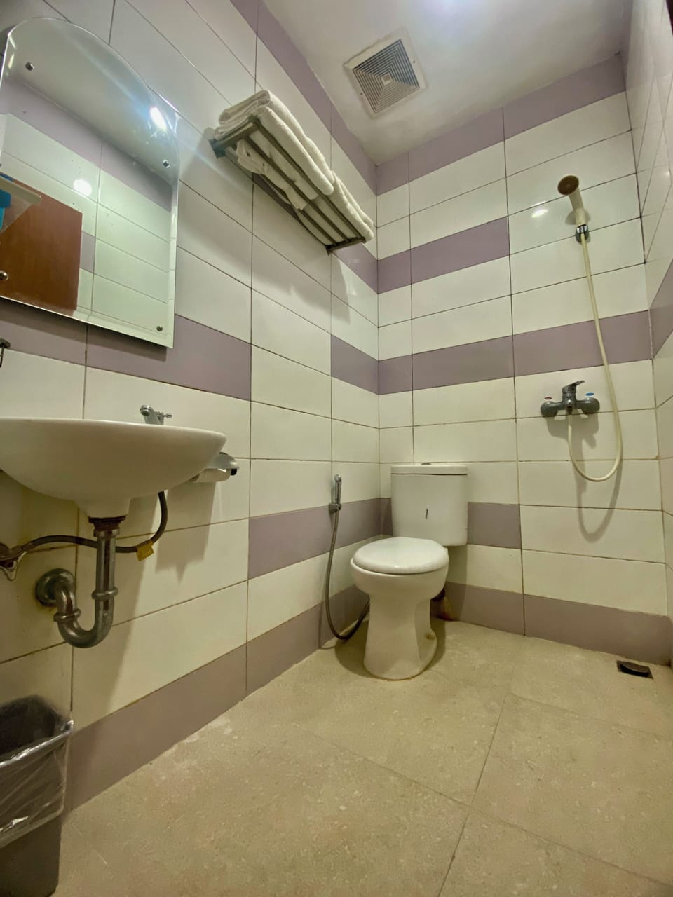 Quadruple Room | Bathroom